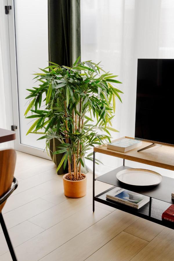 Edgar Suites Vicat - Porte De Versailles ปารีส ภายนอก รูปภาพ